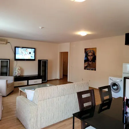 דירה 2 Bedrooms *